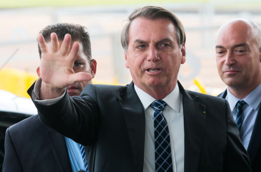  Em resposta aos protestos Bolsonaro diz que foi “falta de maconha”