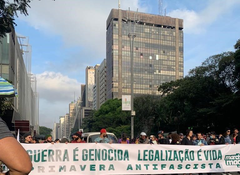  Marcha da Maconha em SP reúne um público misto que luta contra o proibicionismo