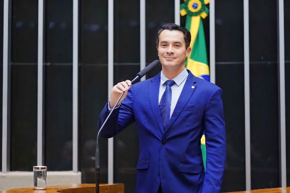 Deputado pede a inclusao da cannabis na lista de remedios essenciais Deputado pede a inclusao da cannabis na lista de remedios essenciais