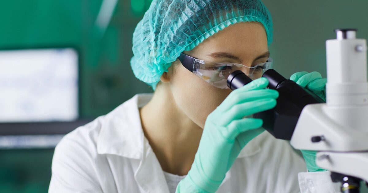 Dr. Cannabis ultrapassa a marca de 10 mil alunos