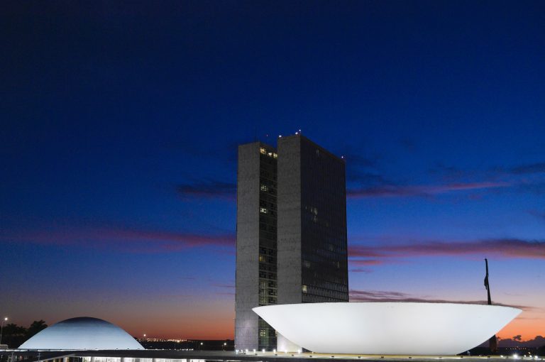 Comissão da Câmara aprova PL sobre CBD para pessoas com deficiência