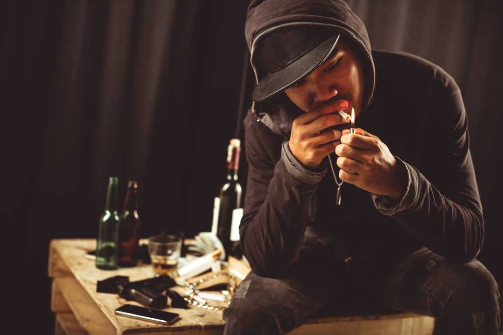 O uso de maconha pode gerar prejuízos sociais O uso de maconha pode gerar prejuízos sociais