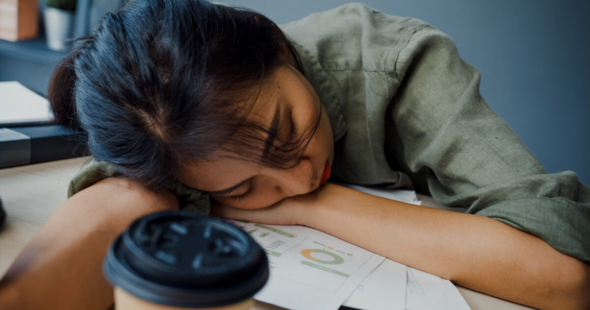 Por que estou sempre cansado? 9 razões e como suplementar