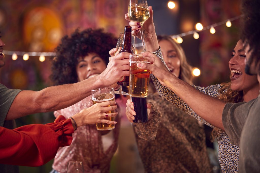 Humora Cheers: um booster para socializar sem álcool Humora Cheers: um booster para socializar sem álcool