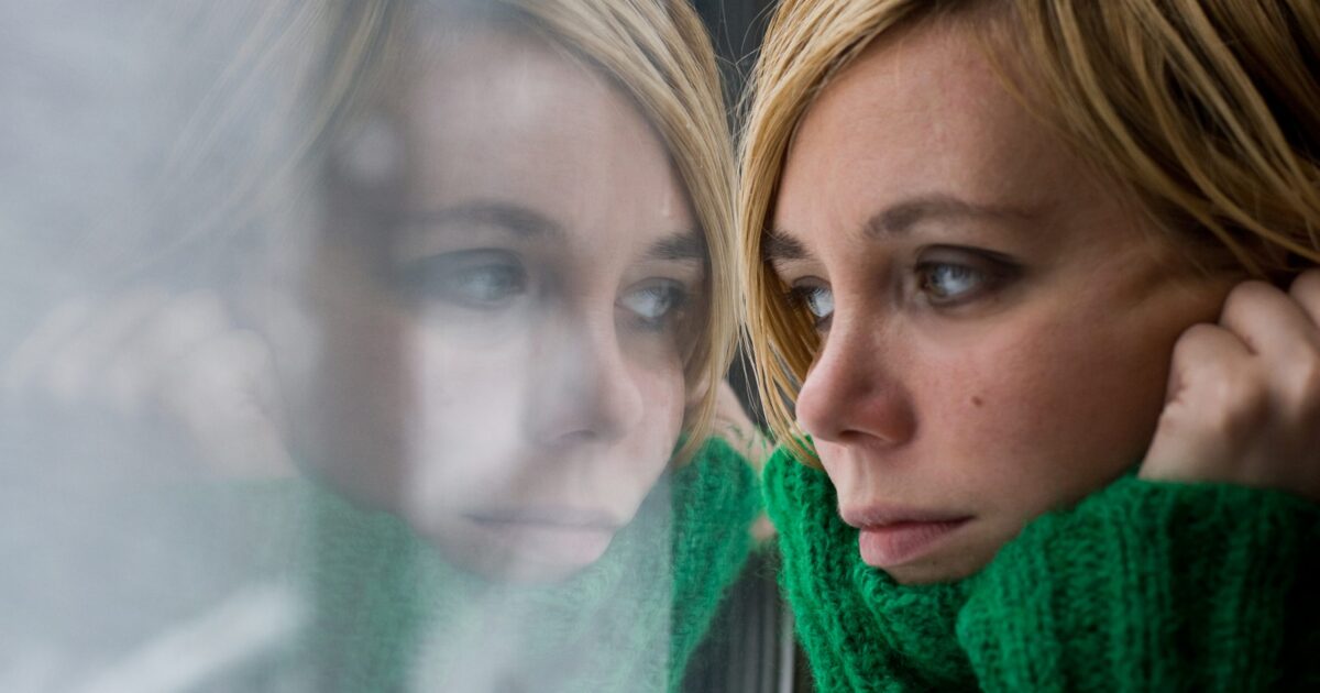Transtorno bipolar: o que é, qual o tratamento e o papel da cannabis medicinal?
