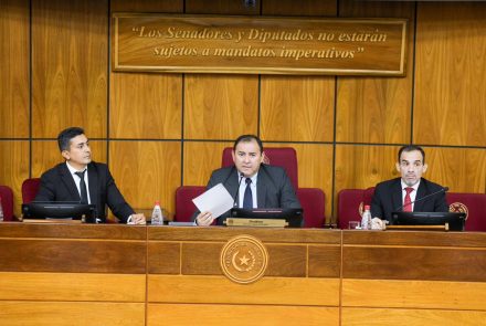 Senado paraguaio quer revisar leis sobre o uso de maconha