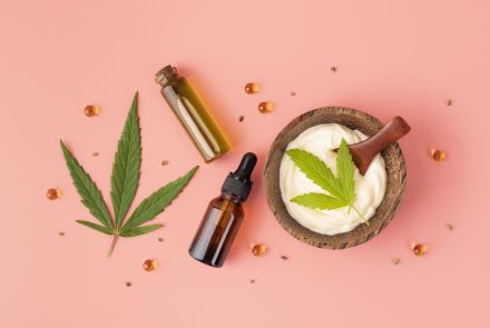 variedade-de-produtos-de-cannabis-organica-scaled-1.jpg